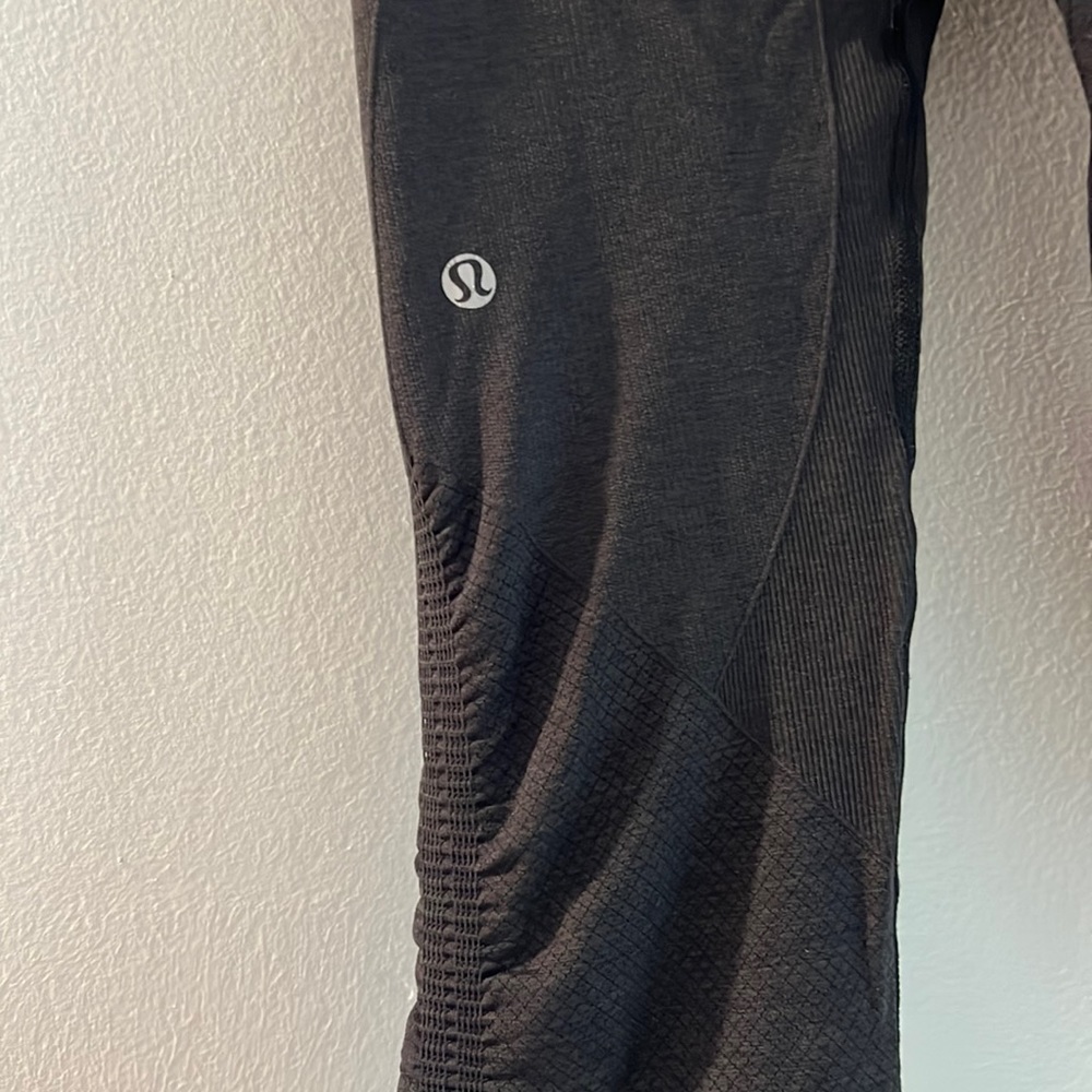 Lululemon training pants Sz 6